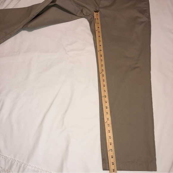 Cotton Khaki Mens Pants Size 32x30 Flat Front Van Heusen - Picture 5 of 5
